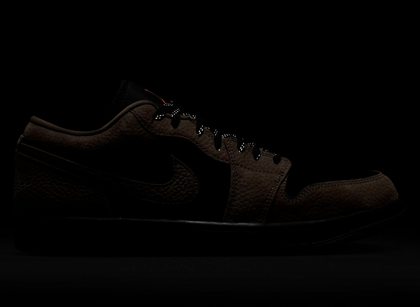 Air Jordan 1 Low SE in Black / Olive Grey