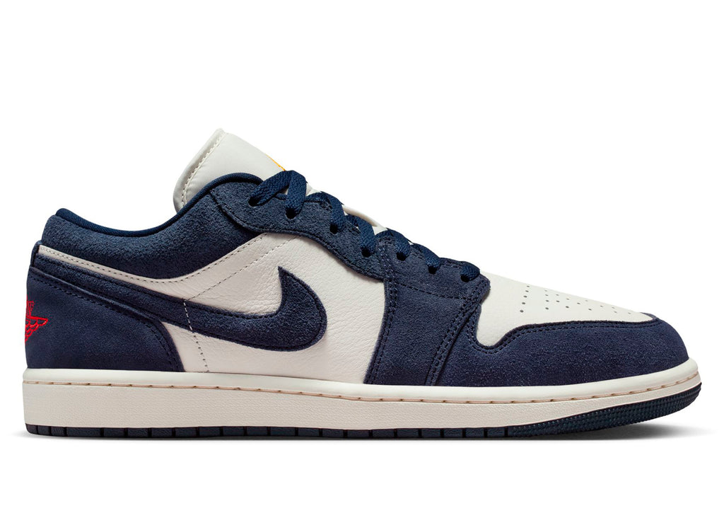 Air Jordan 1 Low SE in Obsidian / University Gold
