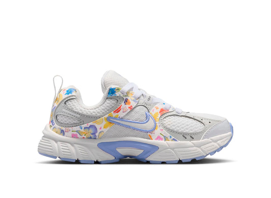 PS Nike V5 Runner SE in Summit White