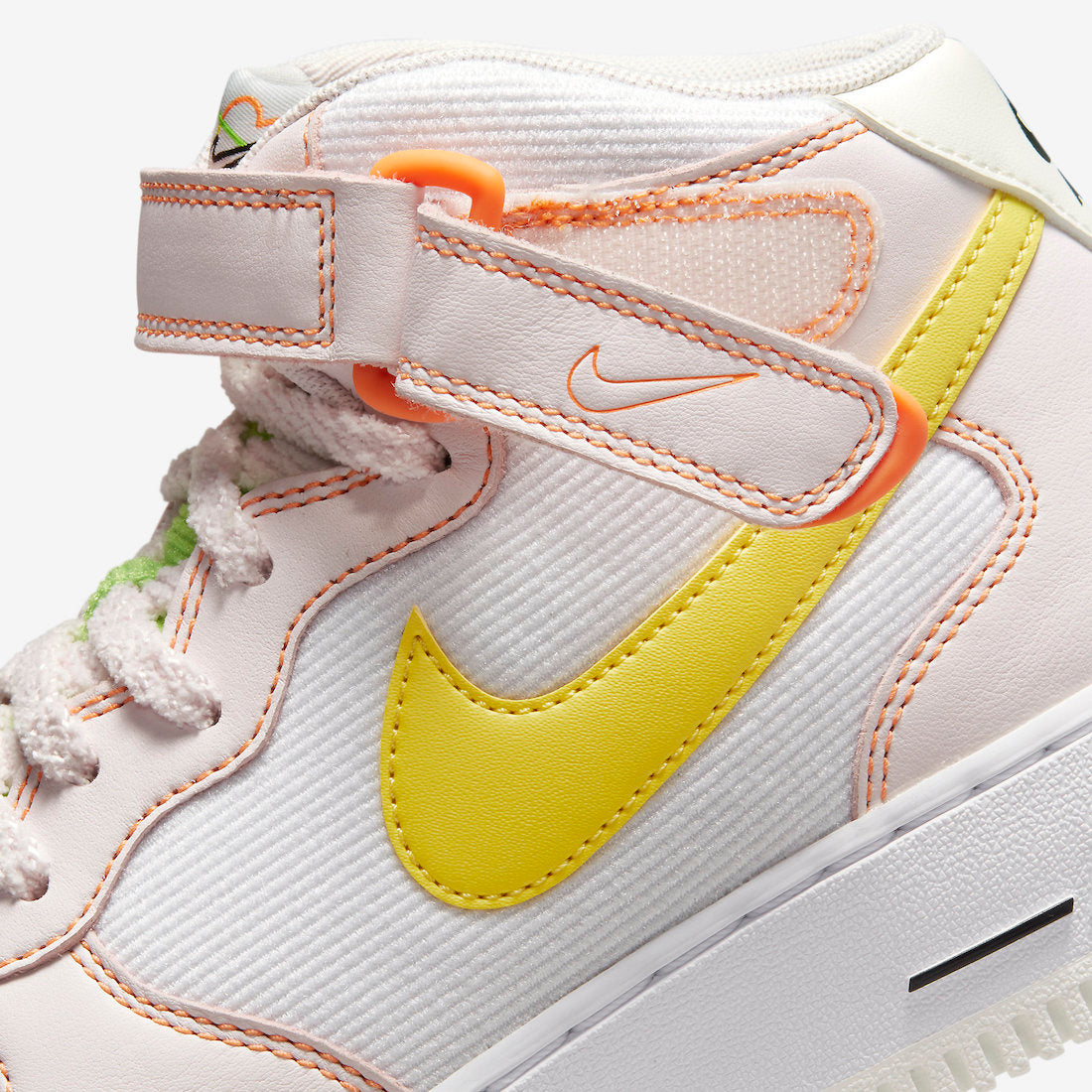 Women's Nike Air Force 1 07' MID