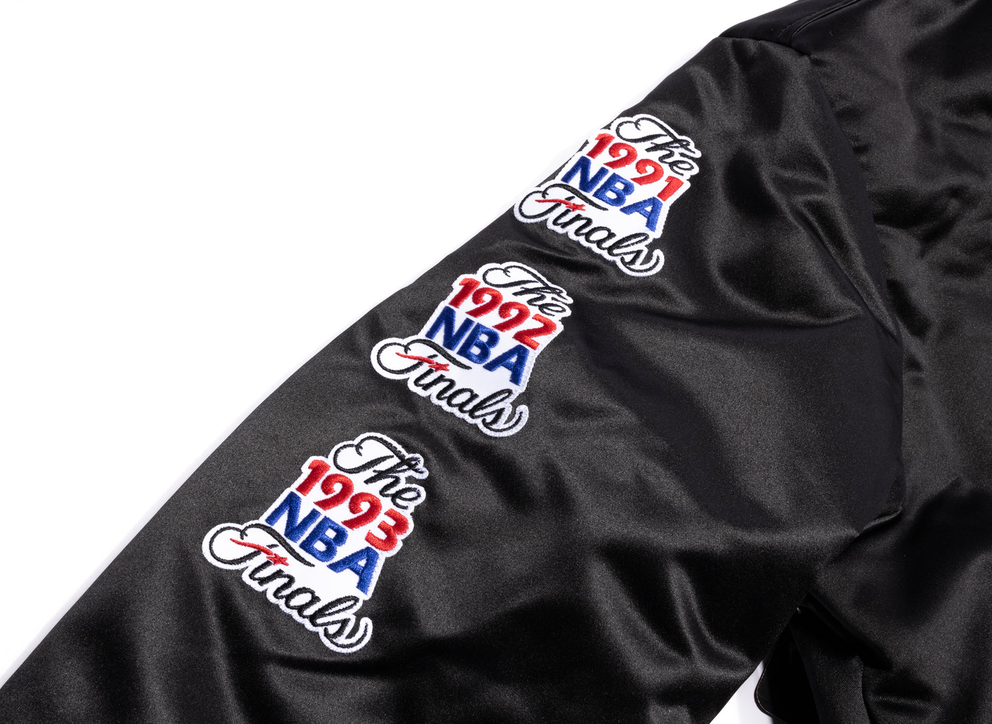 Mitchell & Ness NBA Champ City Satin Bulls Jacket