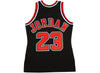 Mitchell & Ness Authentic Jersey Chicago Bulls Alternate 1997-98 Michael Jordan