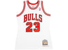Mitchell & Ness Authentic Jersey Chicago Bulls Home 1997-98 Michael Jordan