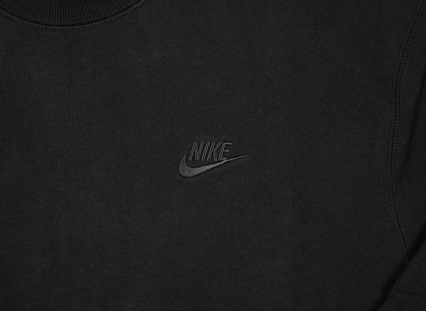 Nike Sportswear SB Classic Crewneck in Black