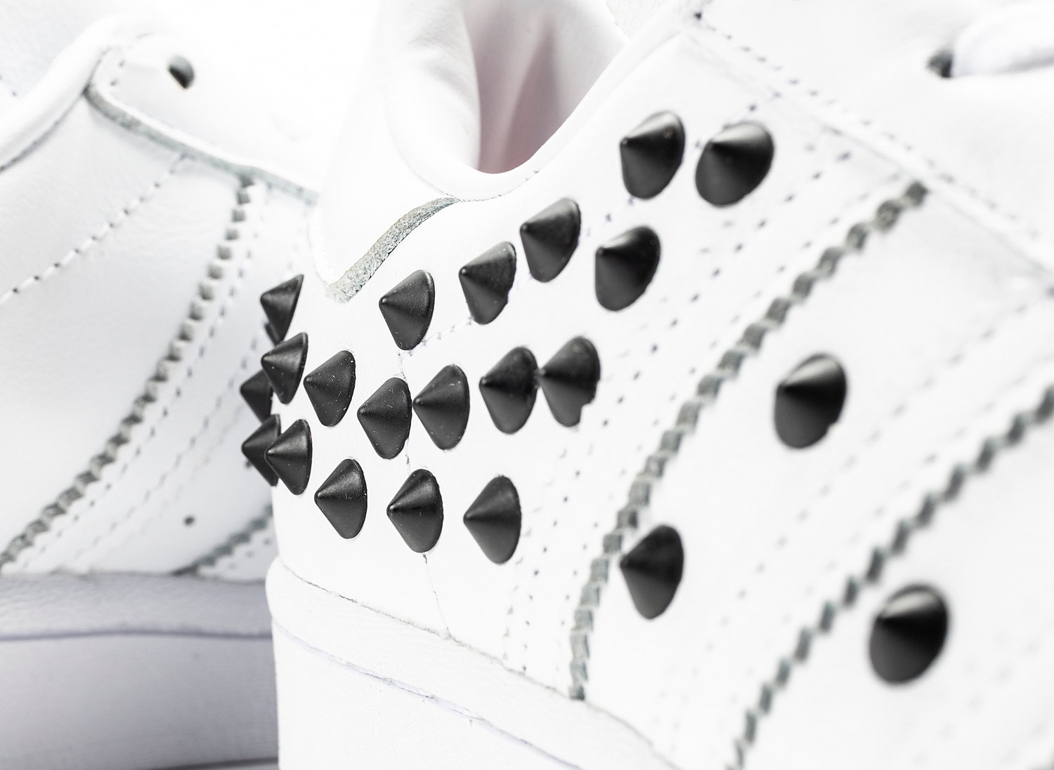 adidas Superstar Studded Women's Shoes 8.5 adidas Superstar Studded Women's Shoes 8.5