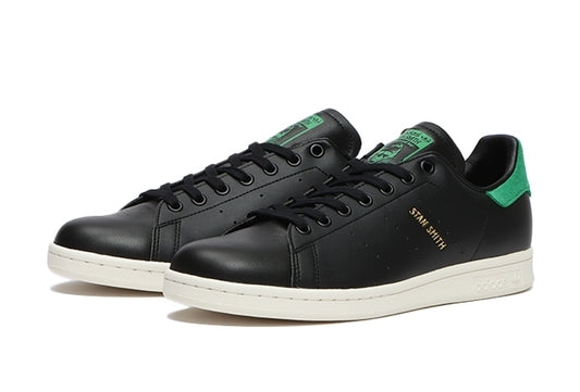 Adidas Stan Smith in Core Black / Green