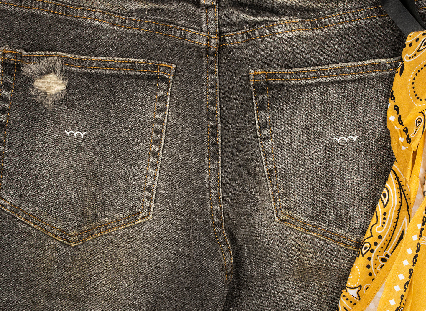 BLUECARATS McQueen Jeans Pitillo de 5 Bolsillos en Negro
