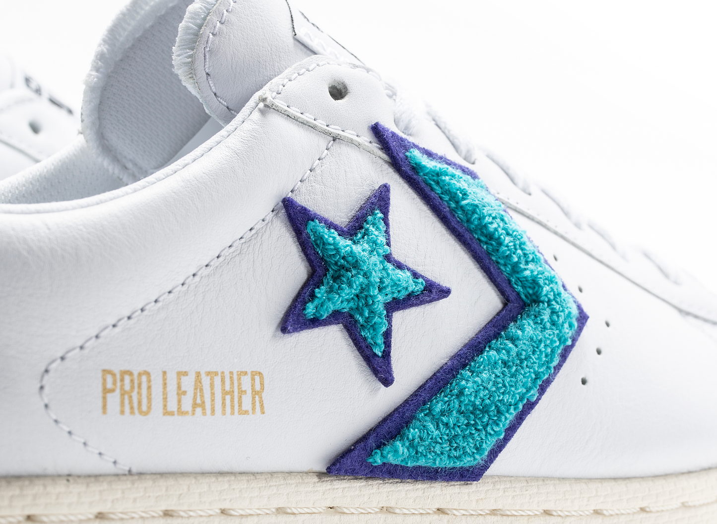 Converse Pro Leather Ox in White / Deep Wisteria / Egret