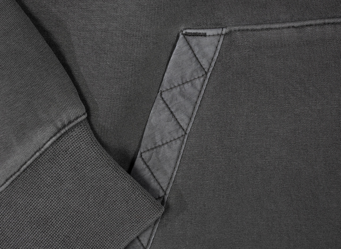 Jordan 23 Engineered Fleece Pullover Hoodie in Black