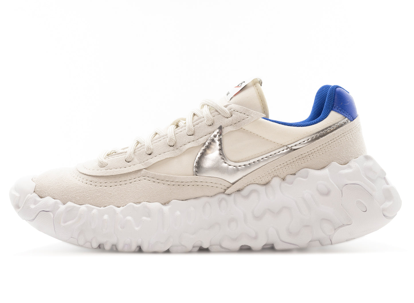 Nike Overbreak in Light Bone / Metallic Silver / Sail