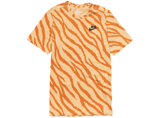 Nike Sportswear Graphic Tee in Sesame / Hot Curry