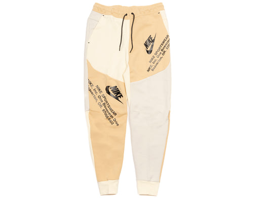 Nike Sportswear Tech Fleece Joggers in Sesame / Coconut Milk / Light Bone / Black
