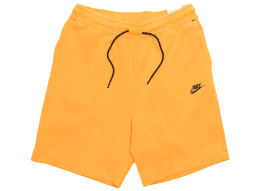 Nike Sportswear Tech Fleece Shorts in Kumquat / Black