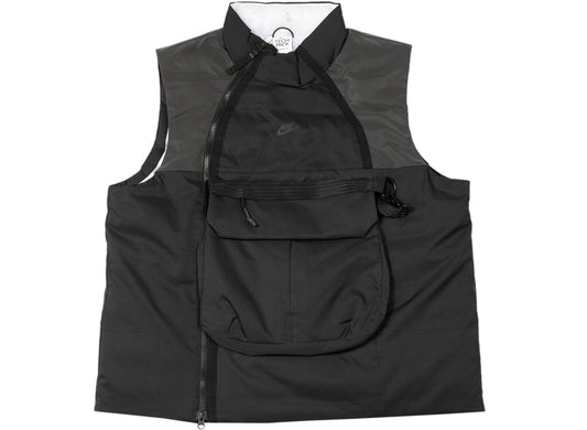 Nike Sportswear Therma-Fit Tech Pack Vest in Black