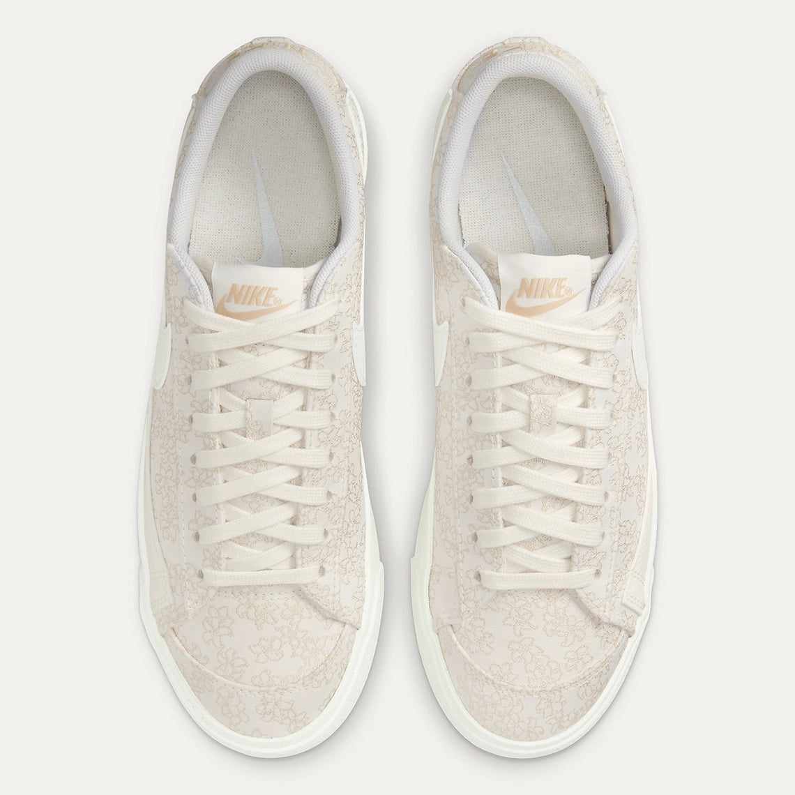 Women's Nike Blazer Low '77 SE in Sail / Sesame