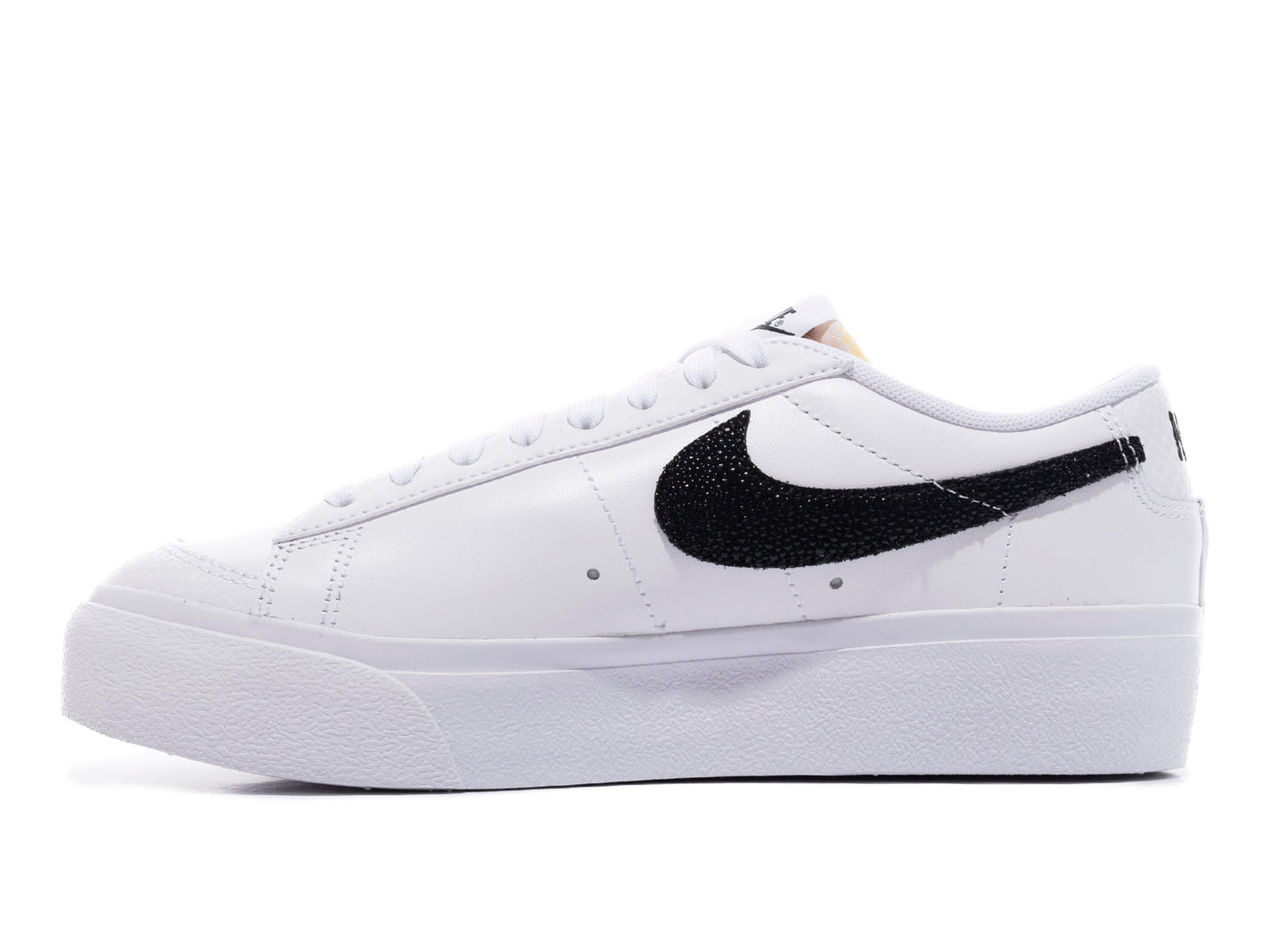 Women's Nike Blazer Low Premium in White / Black / Natural
