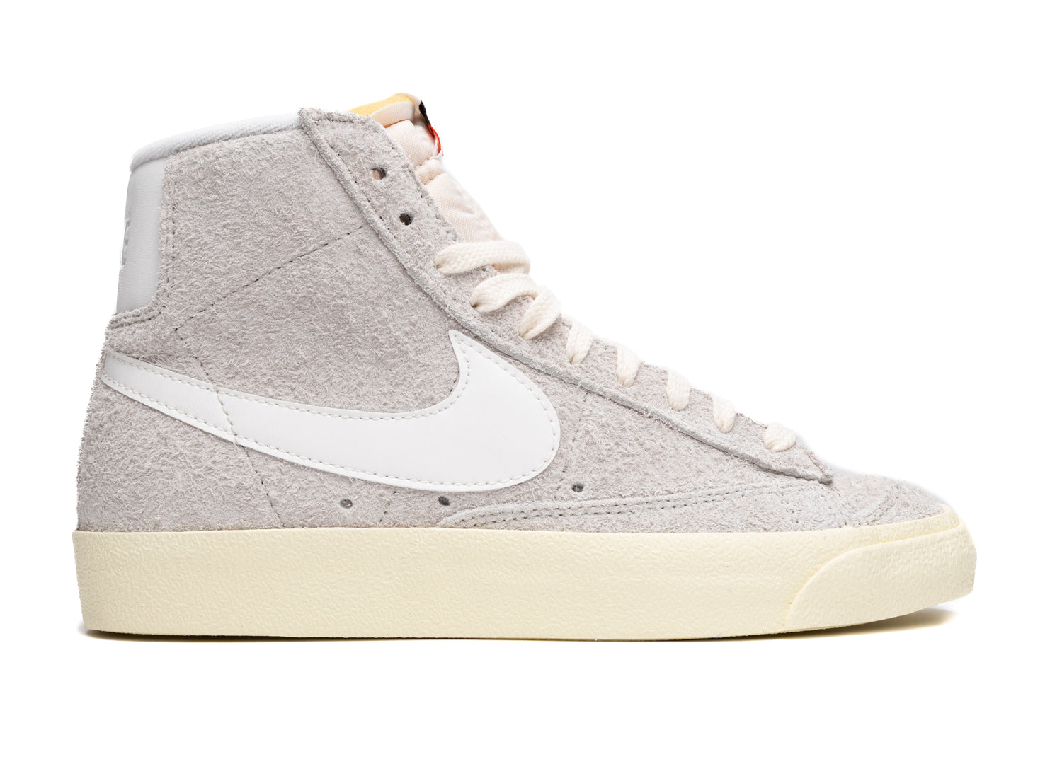 Women's Nike Blazer Mid '77 Vintage in Light Bone / Sail / Alabaster / Black
